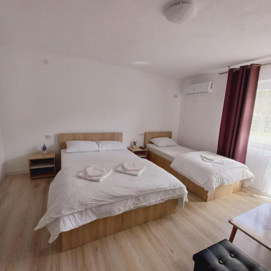Casa Alexia Apartment Pescari ภายนอก รูปภาพ